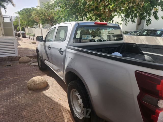איסוזו די-מקס