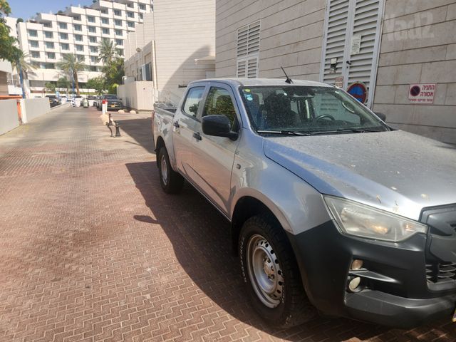 מודעת רכב איסוזו די-מקס