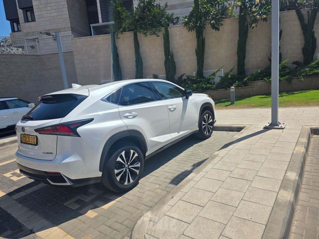לקסוס NX