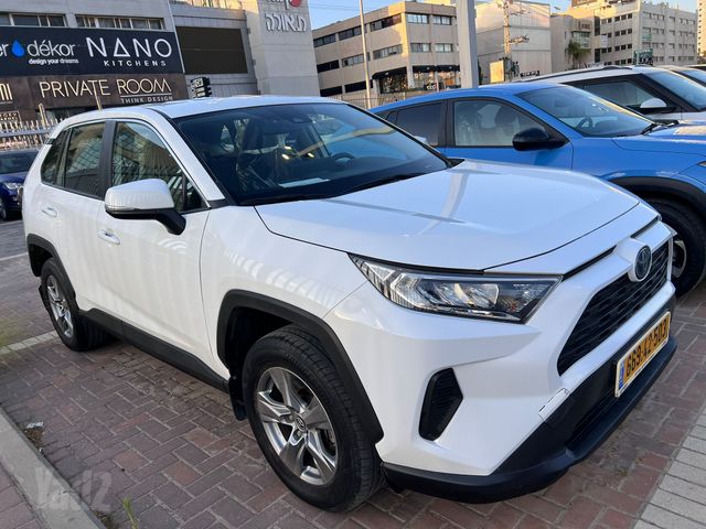 טויוטה RAV4