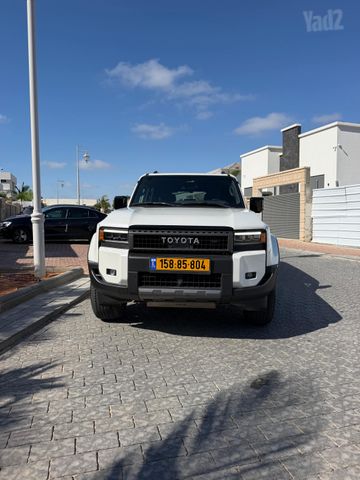 טויוטה לנד קרוזר