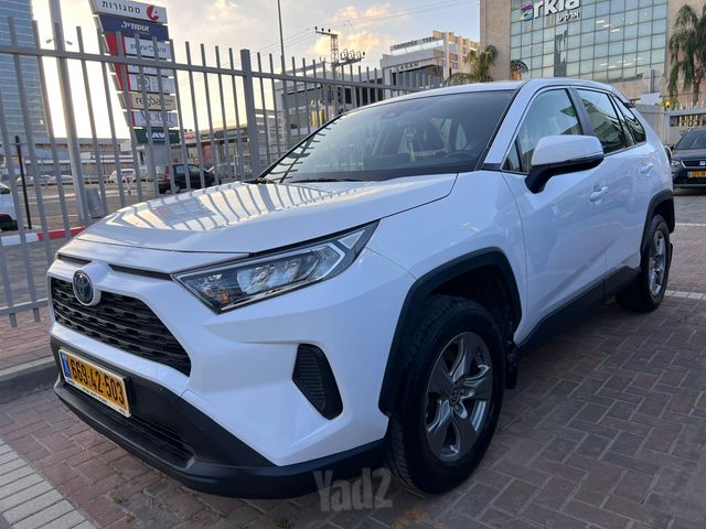 מודעת רכב טויוטה RAV4