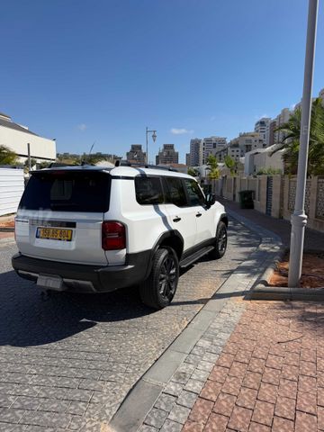 טויוטה לנד קרוזר