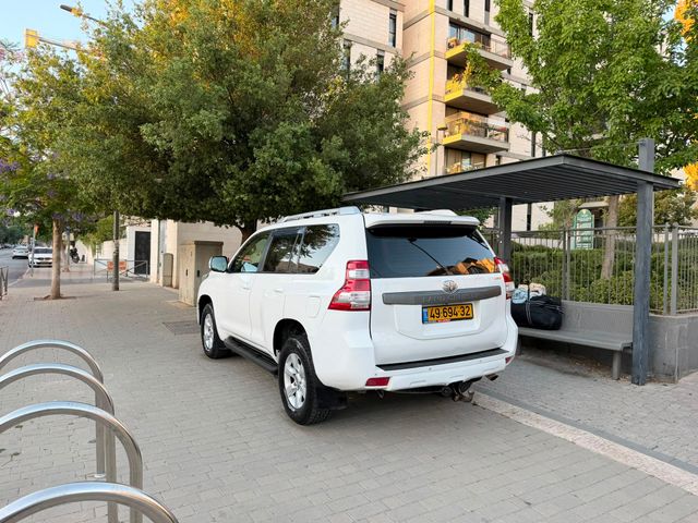 טויוטה לנד קרוזר