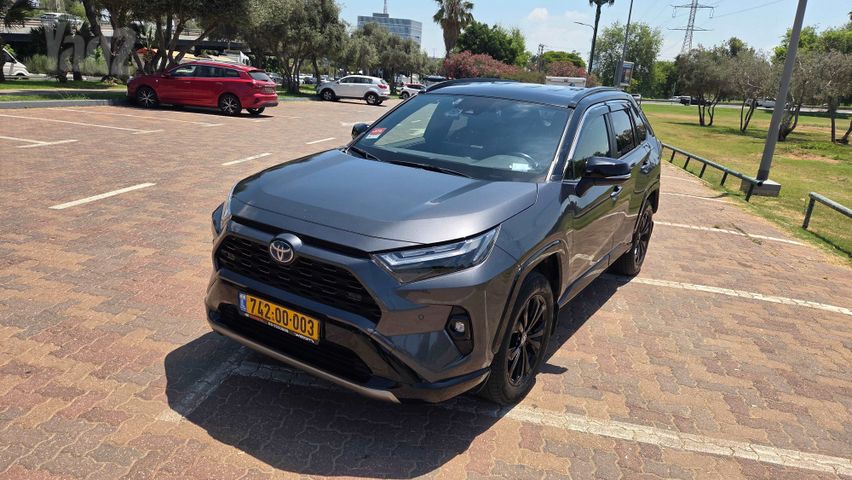 טויוטה RAV4