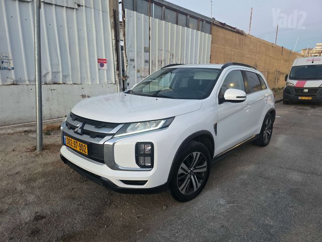 מודעת רכב מיצובישי ASX