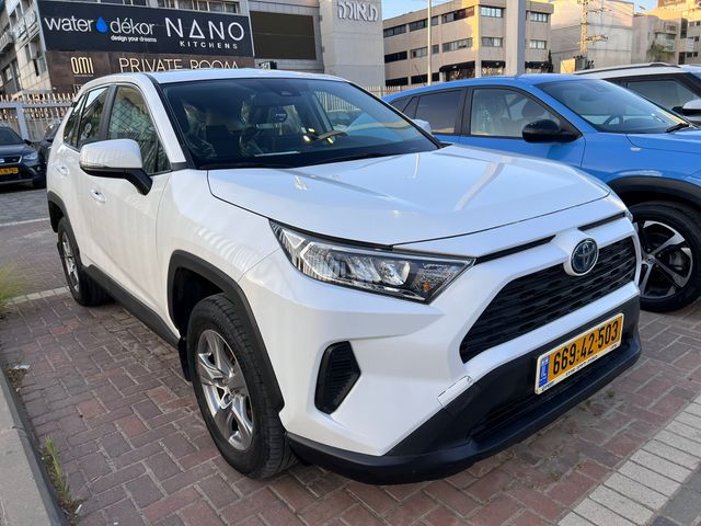 טויוטה RAV4