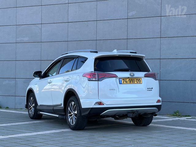 טויוטה RAV4
