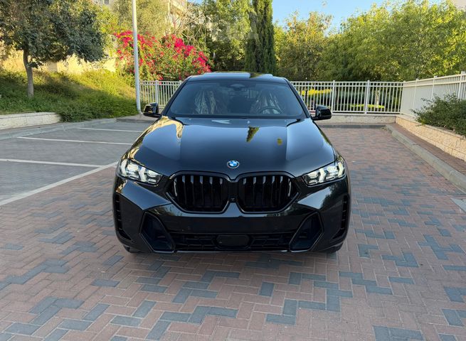 ב מ וו X6