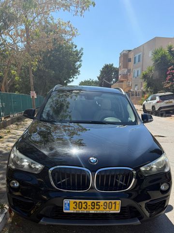 ב מ וו X1