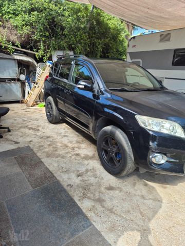 טויוטה RAV4