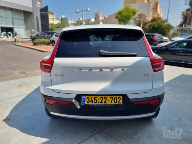 מודעת רכב וולוו XC40 1