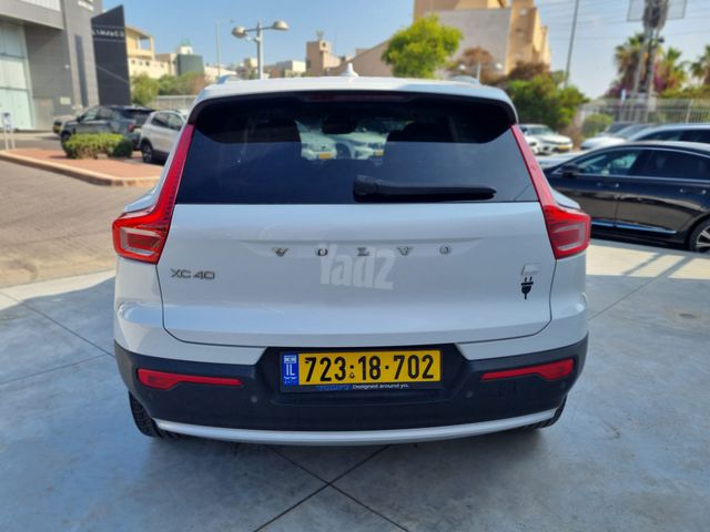 וולוו XC40