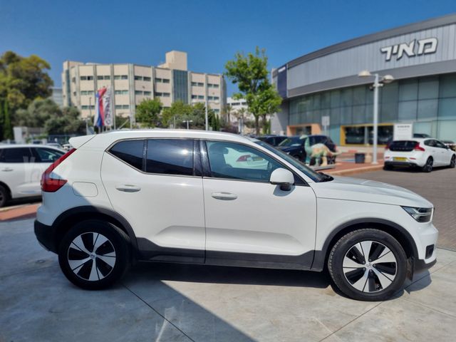 וולוו XC40
