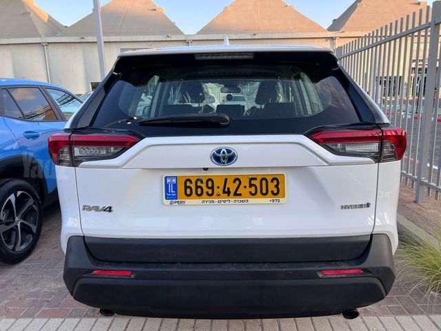 טויוטה RAV4
