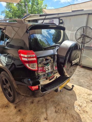 טויוטה RAV4