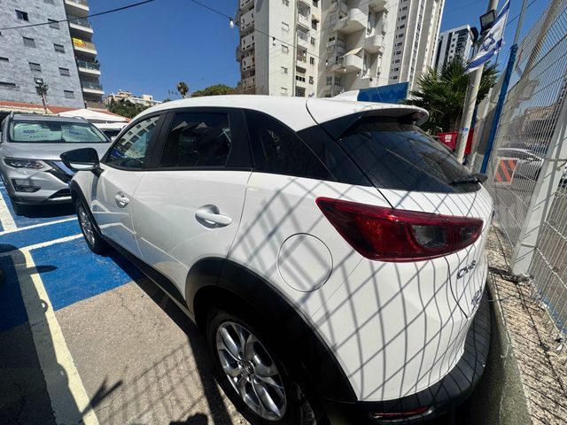 מודעת רכב מאזדה CX-3 1