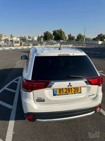 מיצובישי אאוטלנדר
