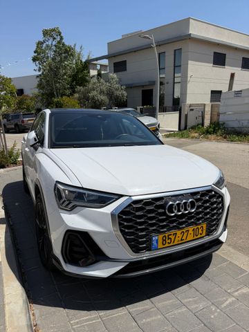 אאודי Q3