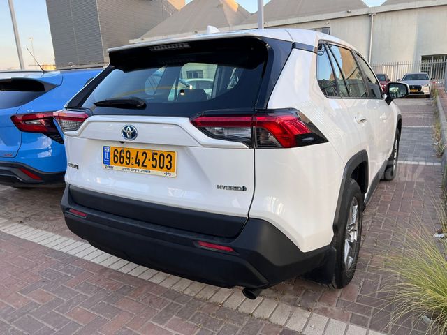טויוטה RAV4