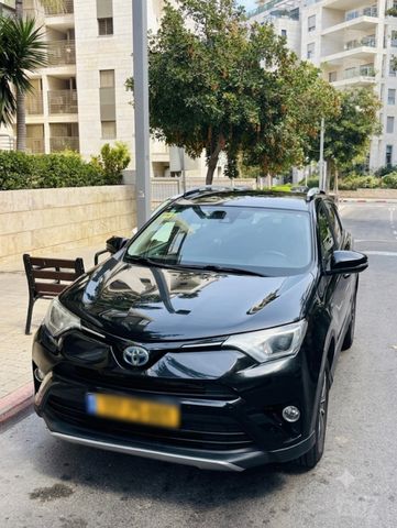 מודעת רכב טויוטה RAV4
