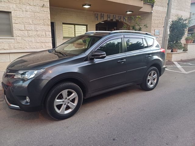 מודעת רכב טויוטה RAV4