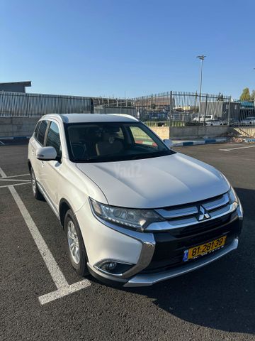 מיצובישי אאוטלנדר
