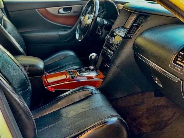 אינפיניטי QX70