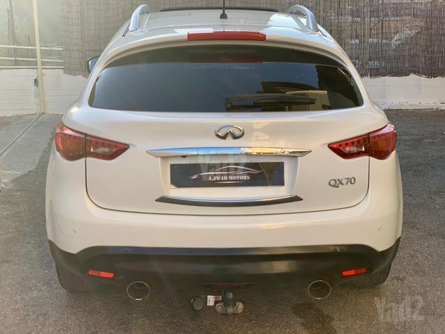 אינפיניטי QX70
