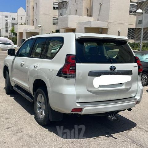 טויוטה לנד קרוזר