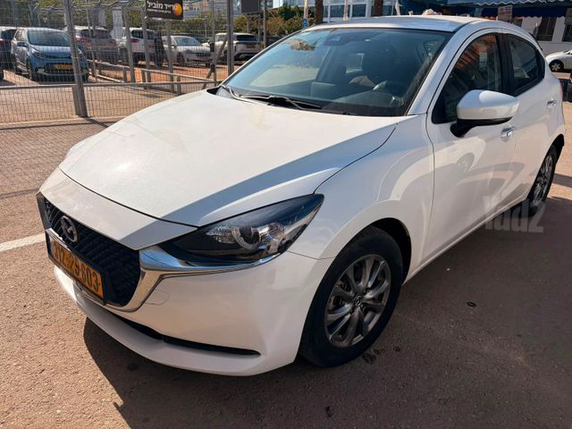 מודעת רכב מאזדה 2