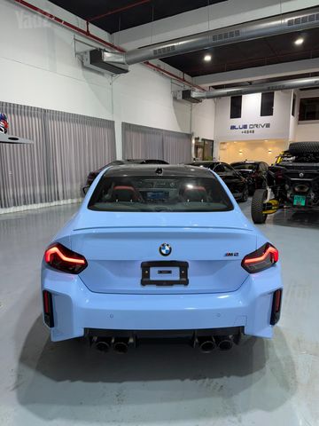 ב מ וו M2 
