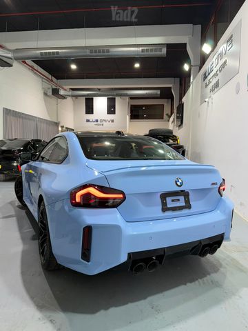 ב מ וו M2 