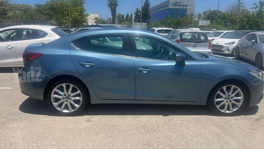 מאזדה 3