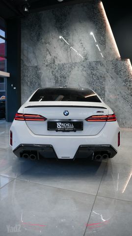 ב מ וו M5