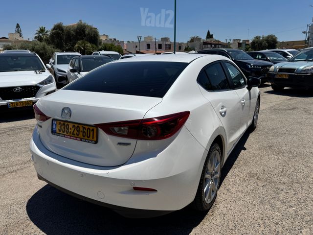 מאזדה 3