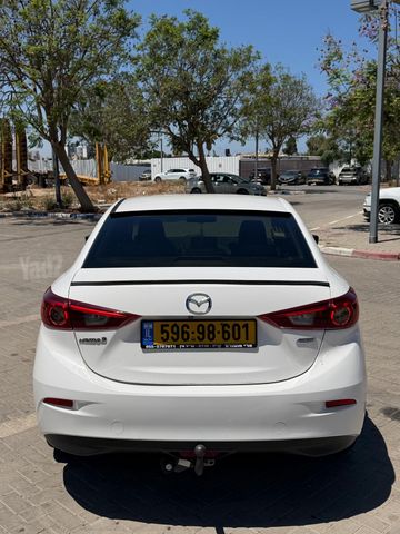 מאזדה 3