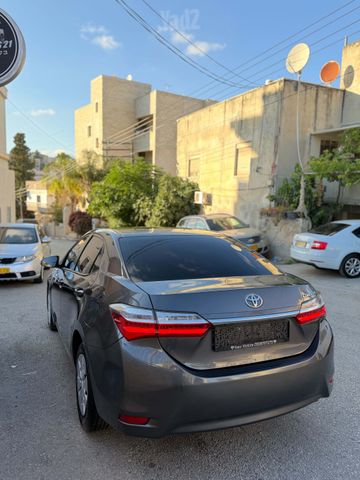טויוטה קורולה