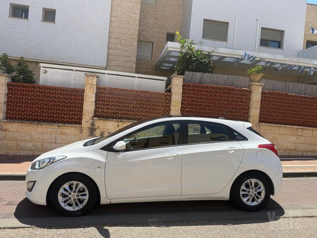 יונדאי i30