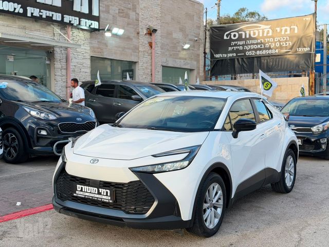 מודעת רכב טויוטה C-HR