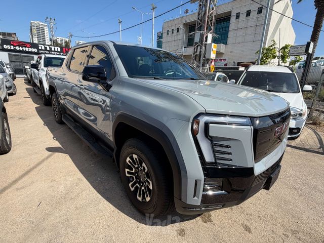מודעת רכב ג'י.אם.סי סיירה EV  