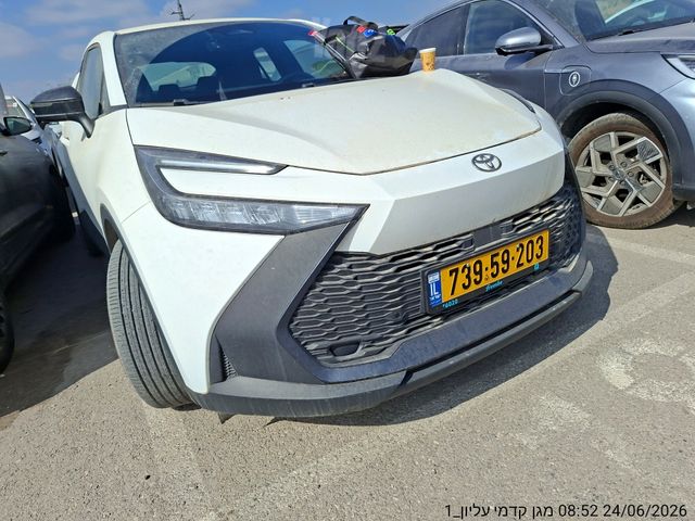 מודעת רכב טויוטה C-HR