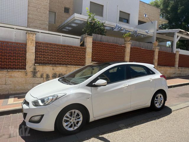 יונדאי i30
