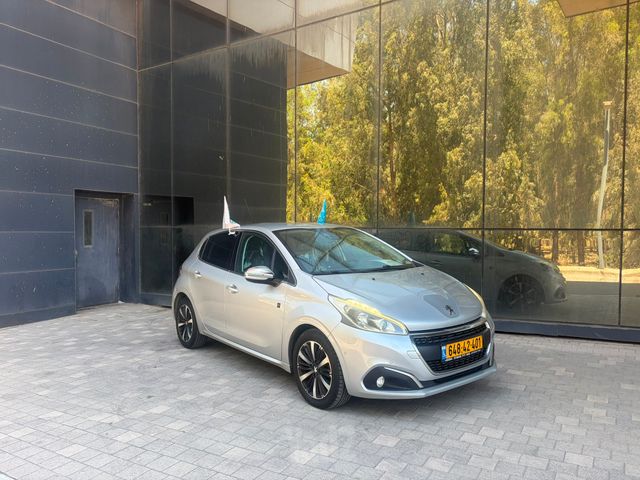 פיג'ו 208