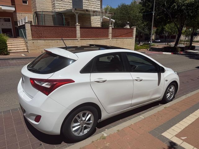 יונדאי i30