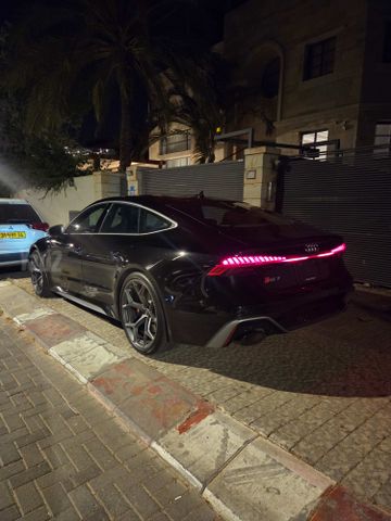 אאודי RS 7