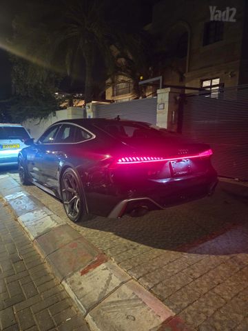 אאודי RS 7