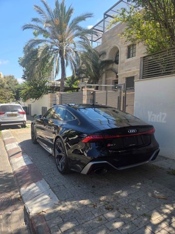 אאודי RS 7