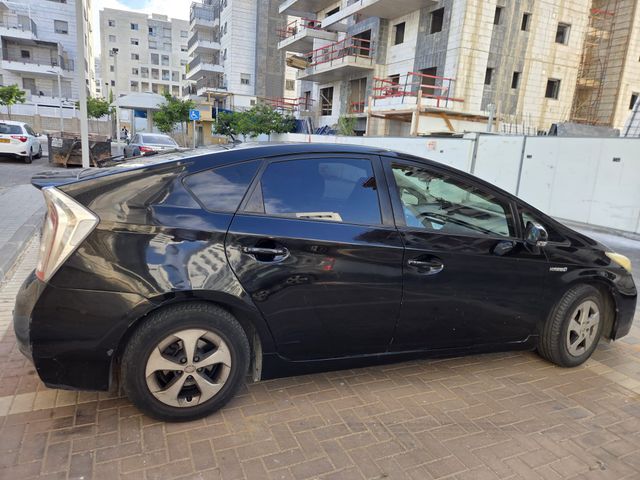 טויוטה פריוס