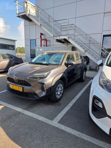 מודעת רכב טויוטה יאריס קרוס